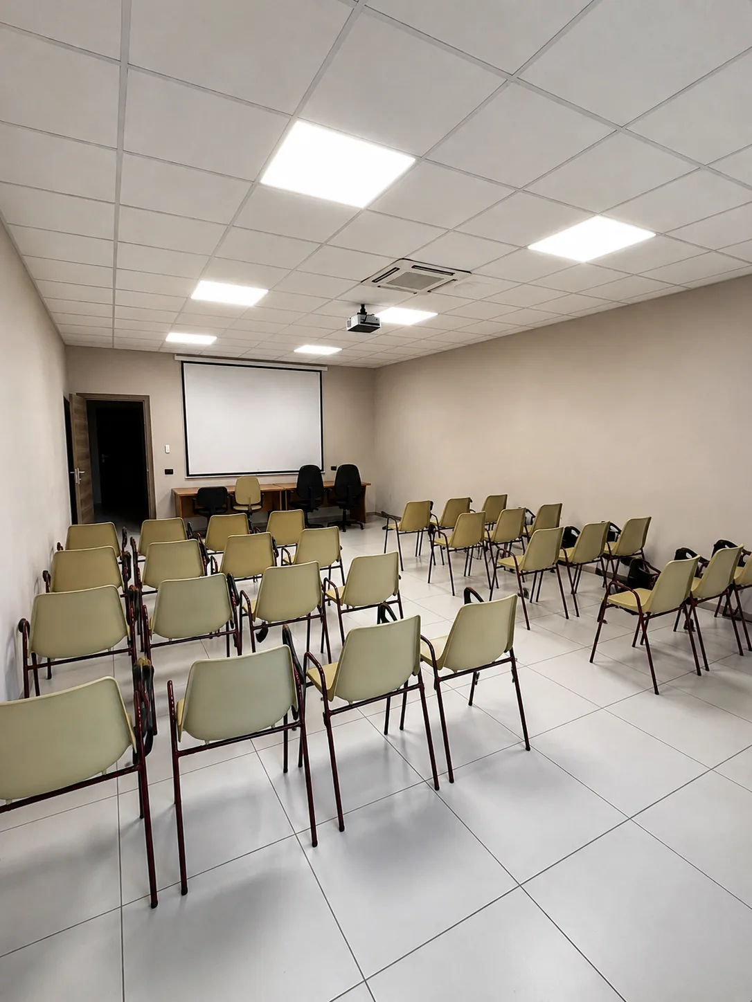 La Open Conference Room di Open Temporary Office